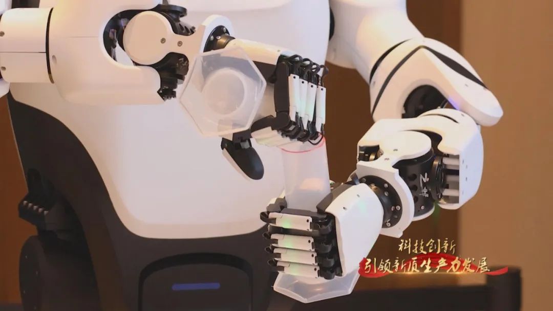 锋物科技与众擎机器人携手打造智能安防新未来