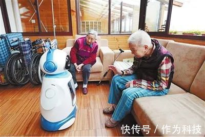 机器人助手在养老服务中发挥重要作用