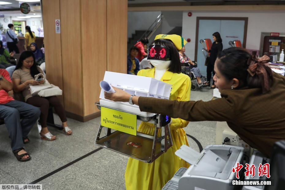 连续三年暖聚！机器人“小六”亮相六院春晚点燃医者团圆夜