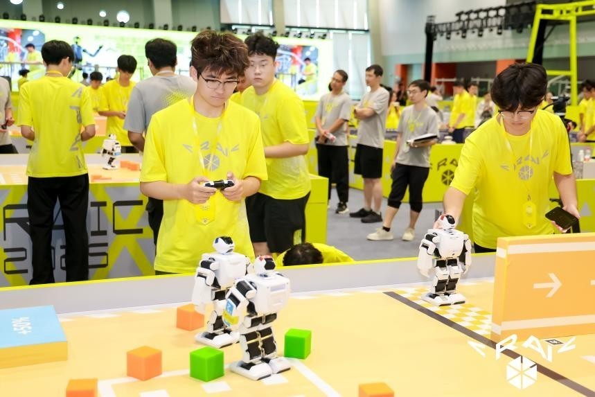 “春晚同款”卖爆62万元机器人被秒抢厂家订单量狂涨150%(图1)