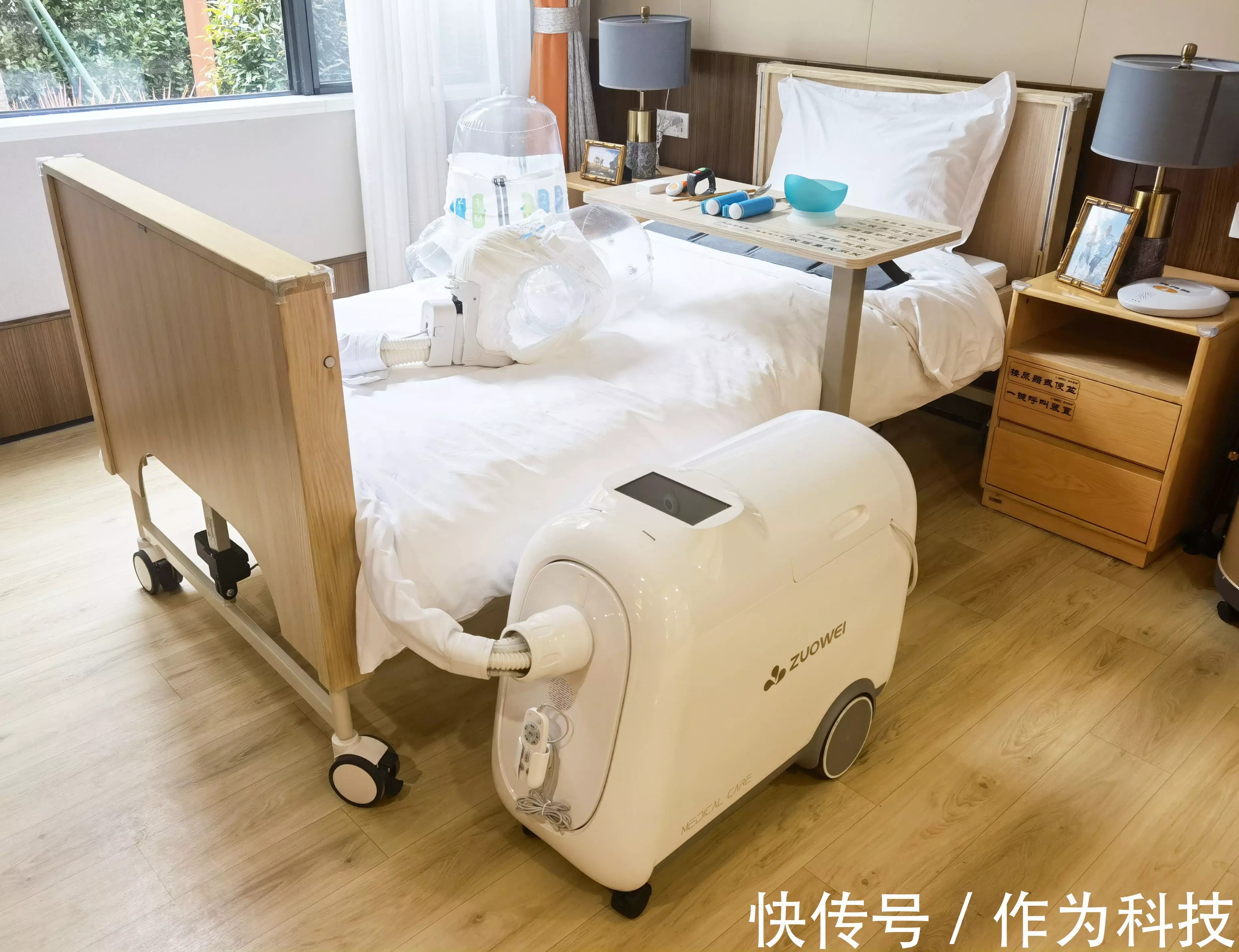 32亿老人撞上550万护工缺口家电巨头集体Allin机器人赛道